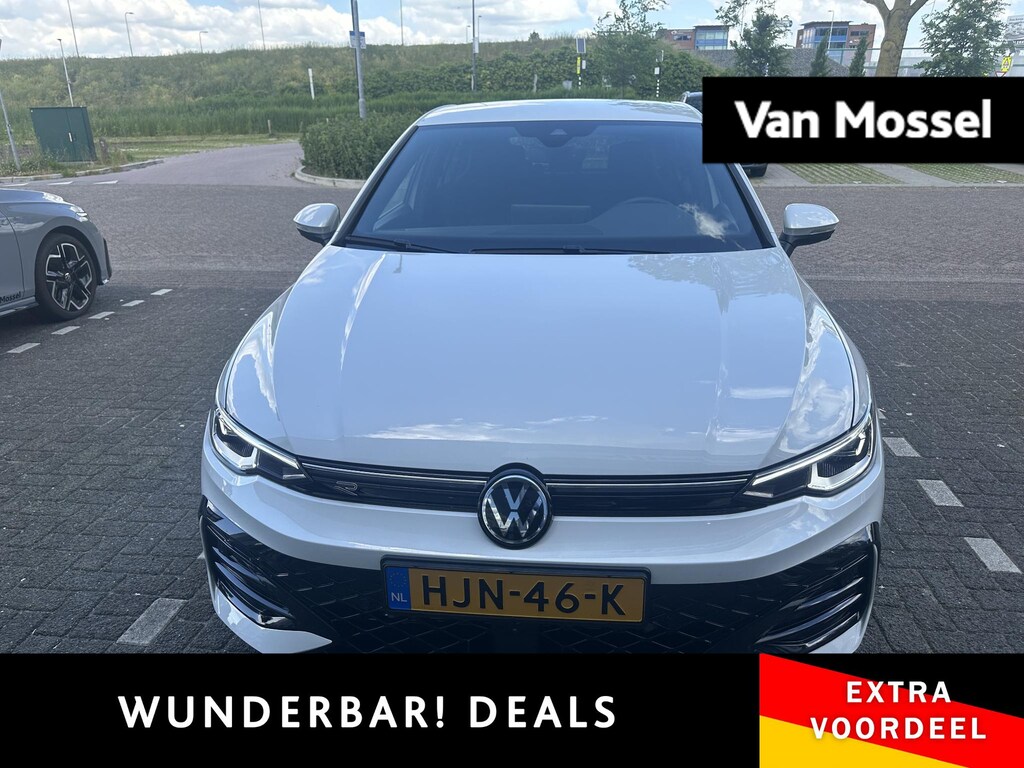 Volkswagen Golf 1.5 eTSI R-Line Edition | Automaat | Navigatie | Draadloze Apple carplay | Adaptive cruise control | Parkeersensoren | 360' graden Camera | Climate control | Dodehoek sensoren | Park Assist | IQ-Martix verlichting | 18" inch Leeds velgen |