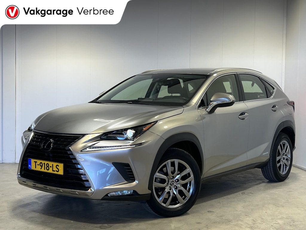 Lexus NX 300h Comfort line | Navigatie/Android/Apple Carplay | LM Velgen 18" | Achteruitrijcamera | Cruise Control Adaptive | Airco |