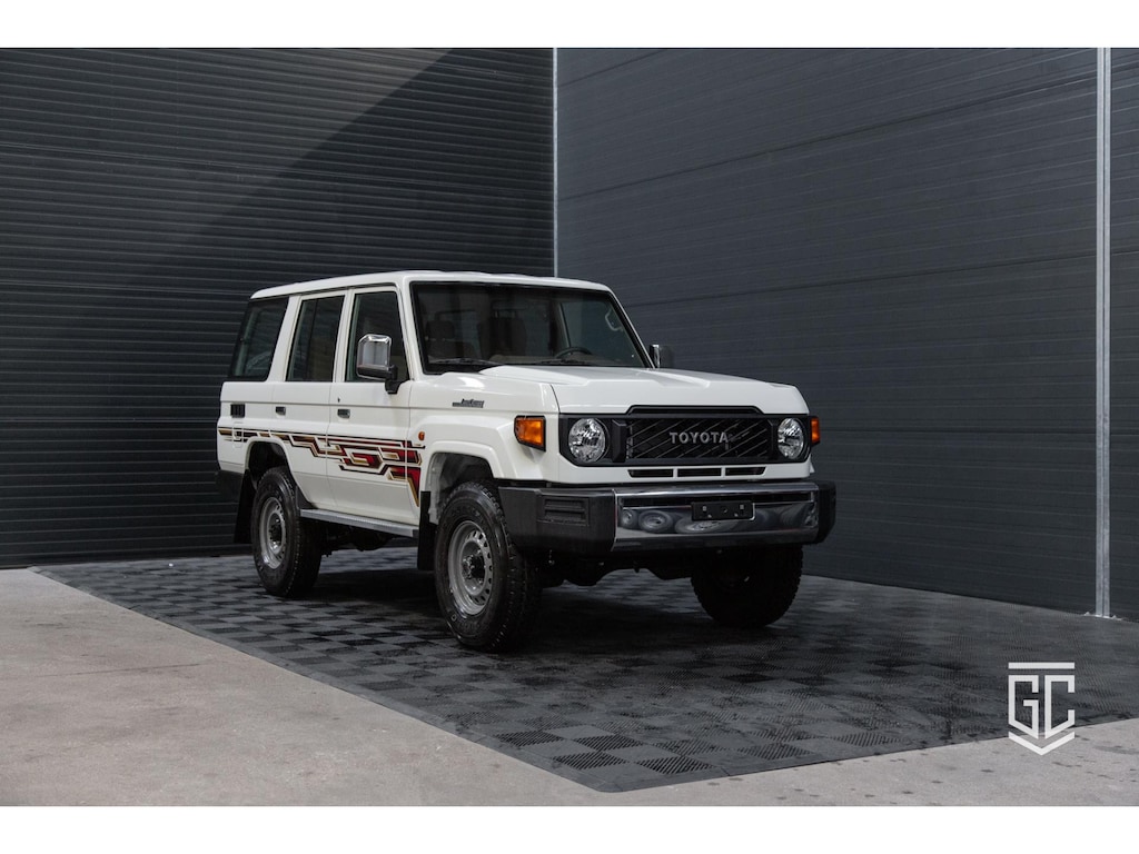 Toyota Land Cruiser GRJ76 E