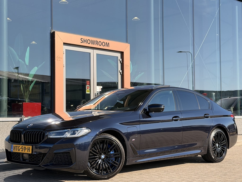 BMW 5-Serie 545e xDrive M-Sport | Schuifdak | 360 | Head Up | ACC | El.Trekhaak