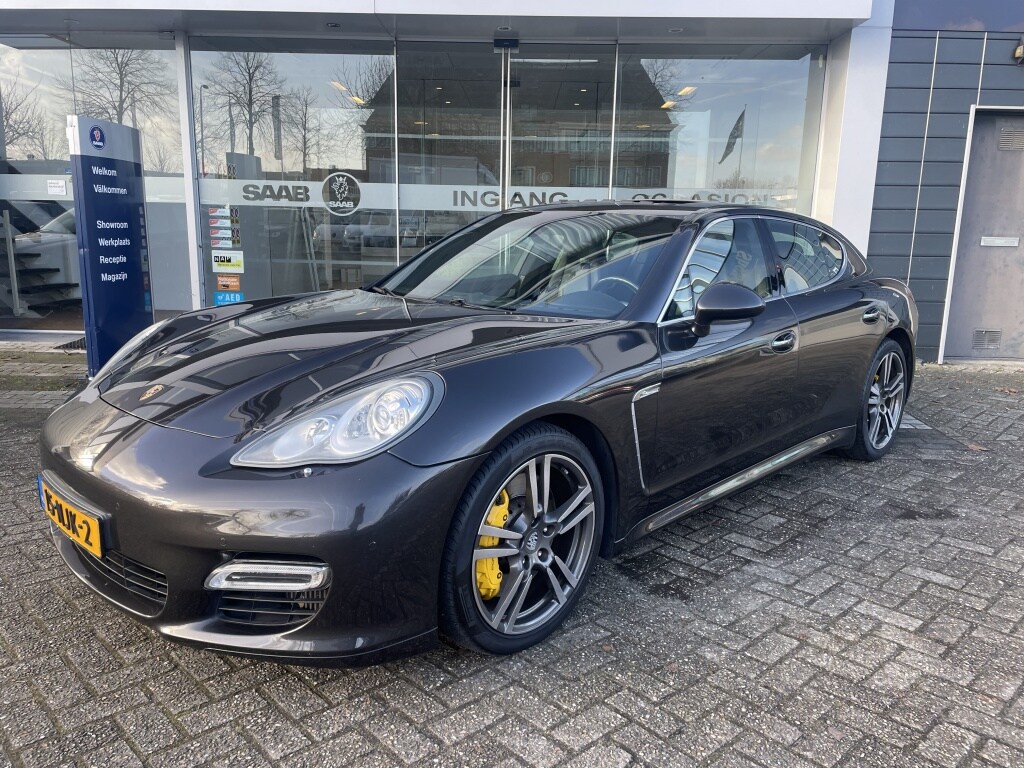 Porsche Panamera 4.8 Turbo