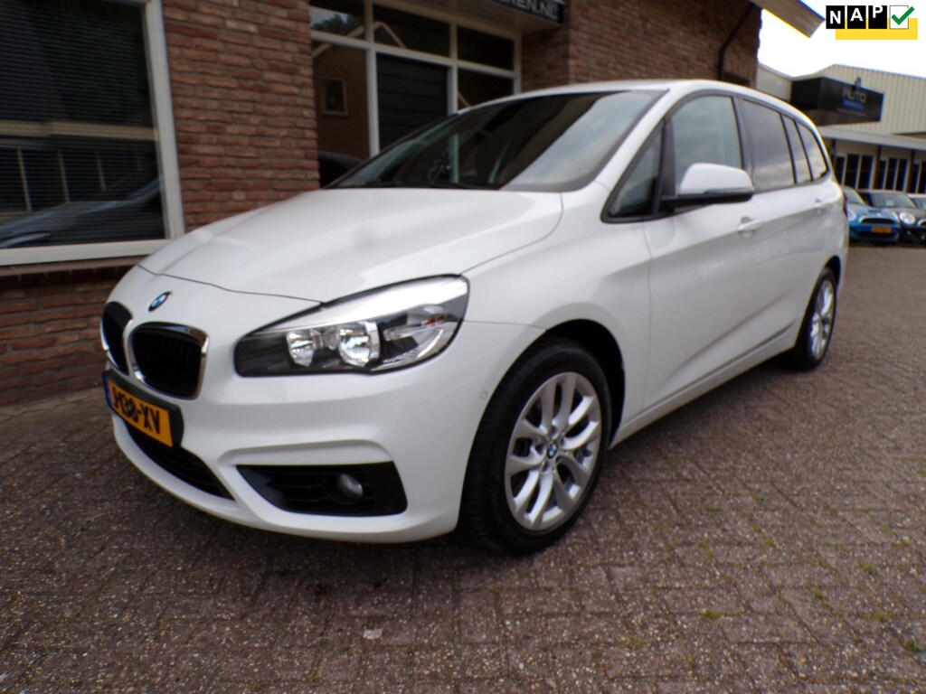 BMW 2-Serie Gran Tourer 220i Automaat / Clima / Navi / Stoelverwarming / Trekhaak Afneembaar