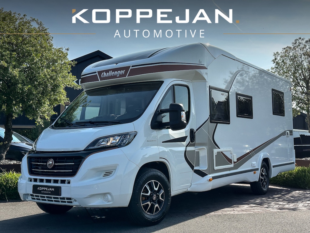 Challenger 398 XLB 150PK Automaat | FULL AIRCO | QUEENSBED | ACHTERUITRIJCAMERA | CRUISE | ZONNEPANEEL |
