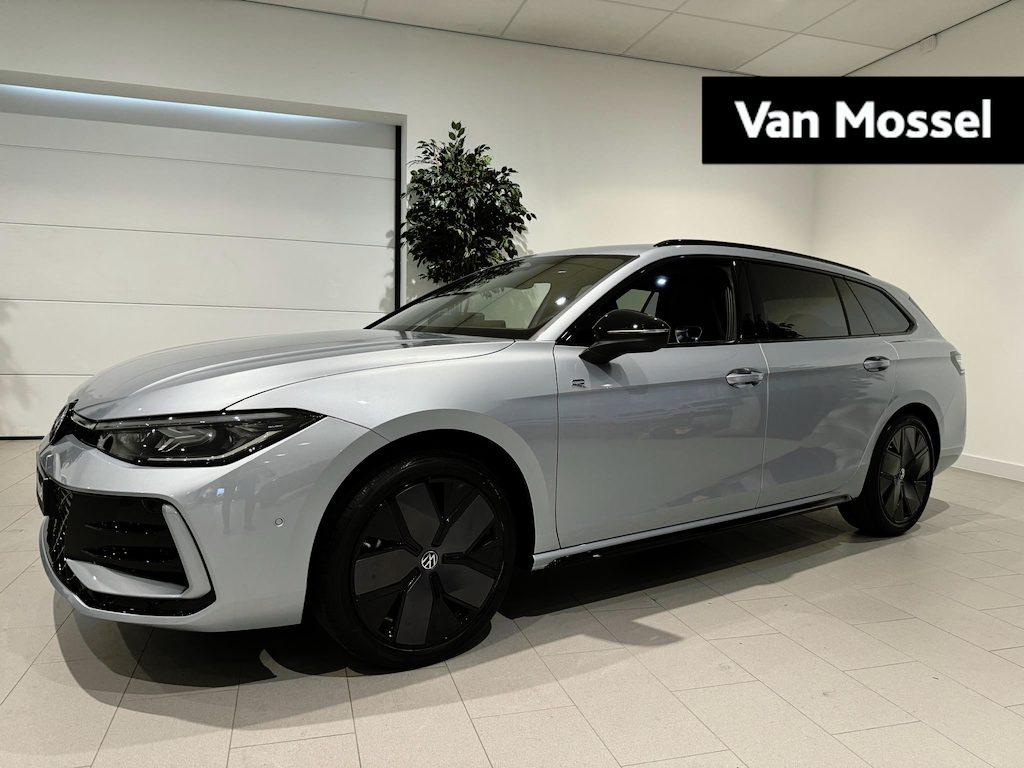 Volkswagen Passat Variant 1.5 eTSI R-Line Edition 150PK | Fysieke voorraad auto | Automaat | Direct leverbaar | Assistance Pakket Plus | Black Style Pakket | Comfort Pakket Plus | Navigatie | Harman Kardon