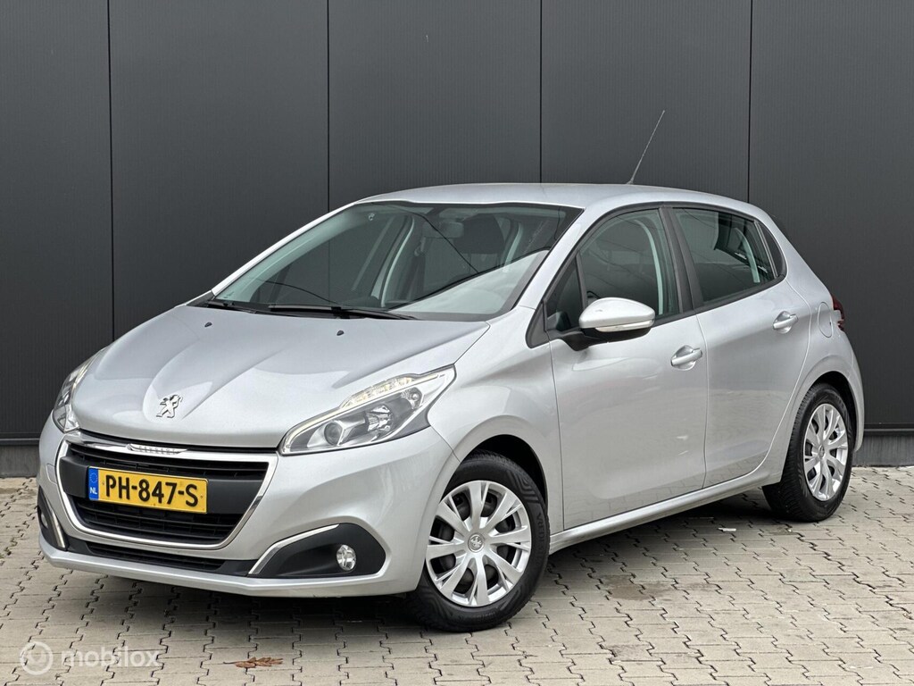 Peugeot 208 1.2 PureTech Blue Lion |CRUISE | CARPLAY | TREKHAAK |