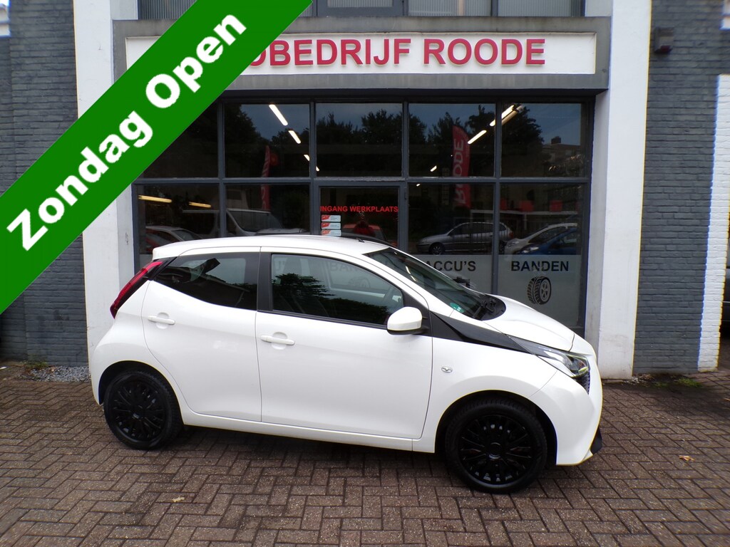 Toyota Aygo 1.0 VVT-i x-play AIRCO,LED,CAMERA,NIEUWE APK !!! ""ZONDAG OPEN ""