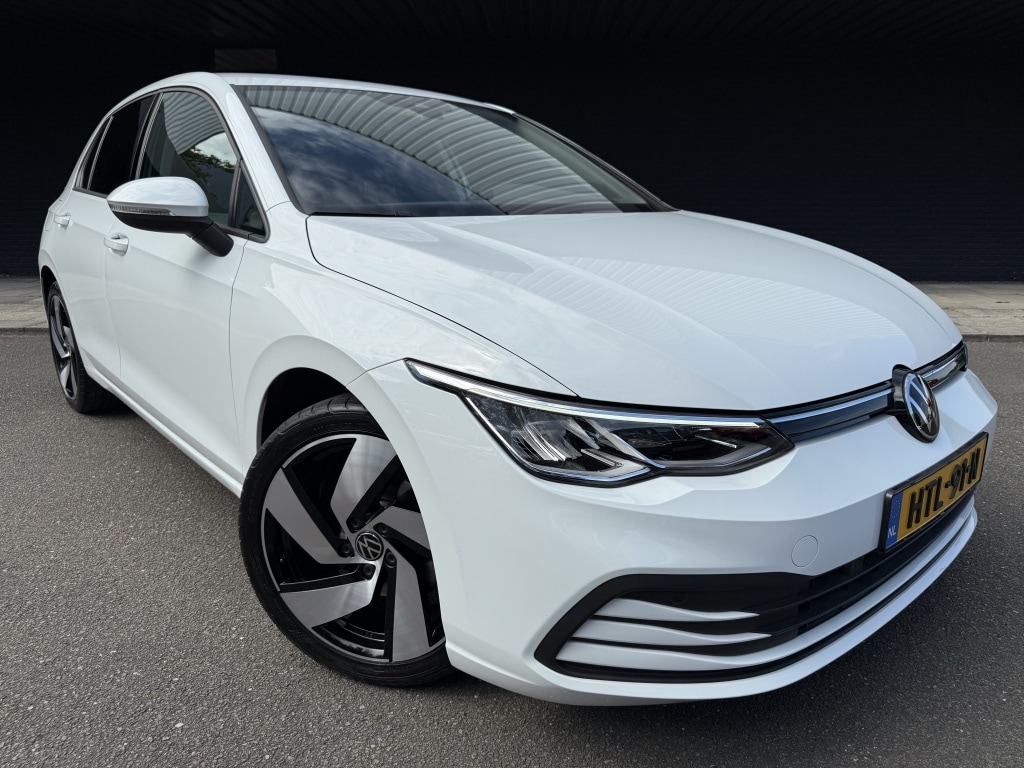 Volkswagen Golf 1.0 TSI Life // LED koplampen // trekhaak //