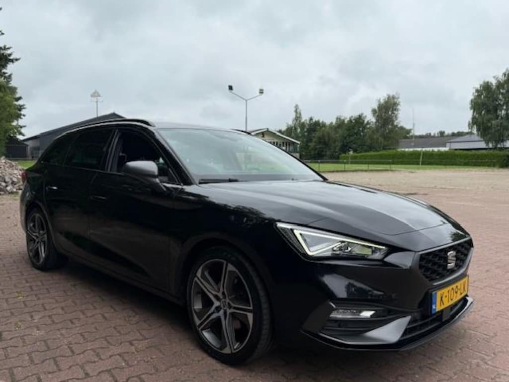 SEAT Leon SPORTSTOURER 1.5 eTSI 150PK FR LAUNCH EDITION/LED/NAV/HLEER/ACARPLAY