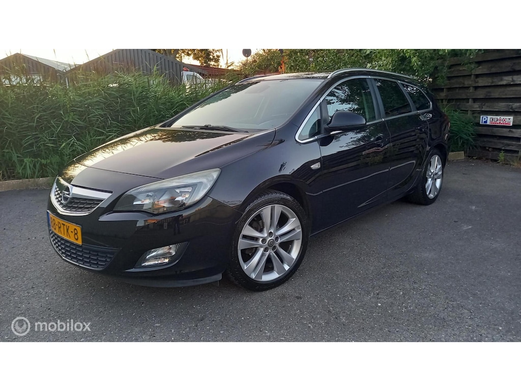 Opel Astra Sports Tourer 1.4 Turbo /Navi/Camera/PDC/6-Bak / Nette Auto