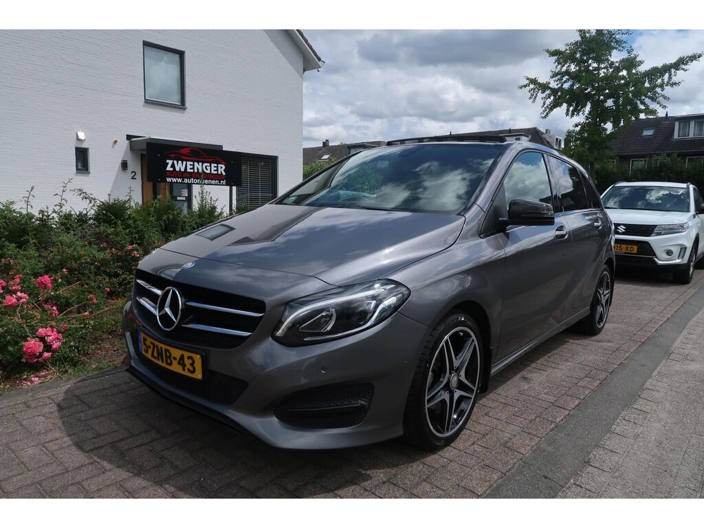 Mercedes-Benz B-klasse 180 Aut|PANORAMADAK|TREKHAAK|CAMERA|SFEERVERLICHTING|NAVIGATIE|GOED ONDERHOUDEN