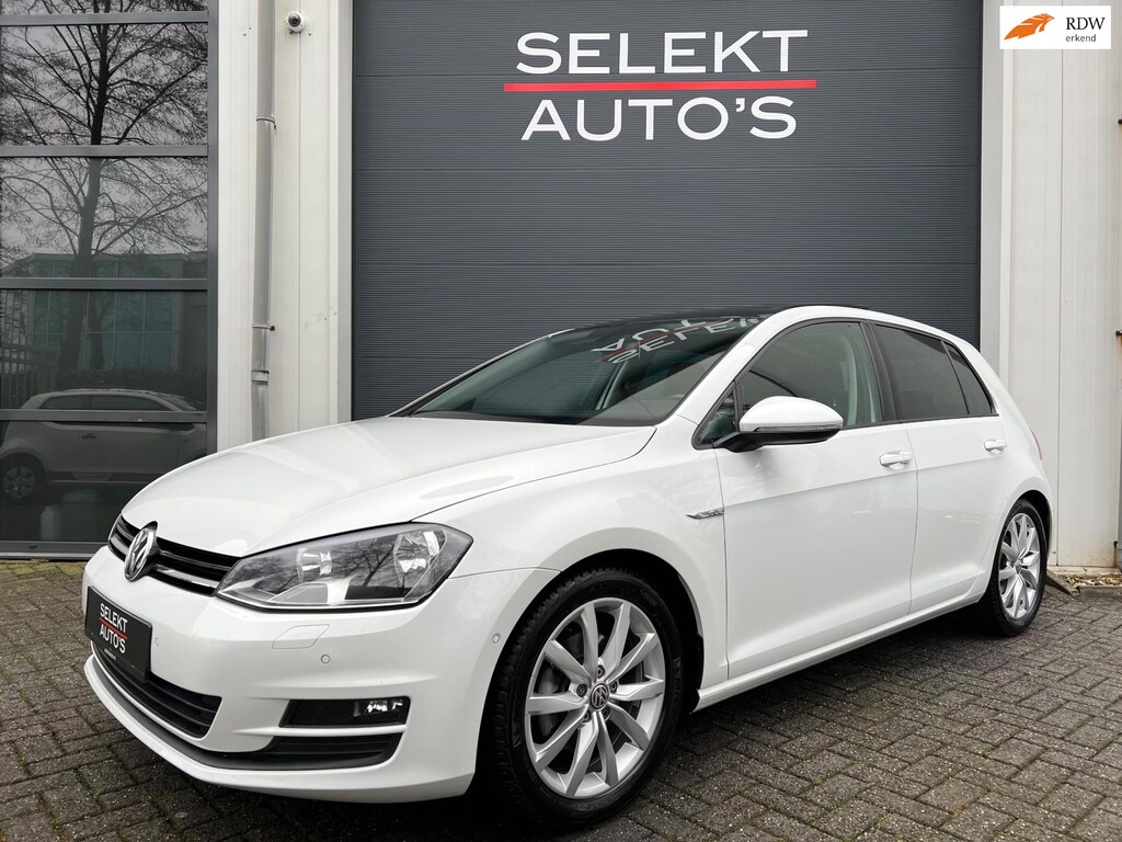 Volkswagen Golf 1.2 TSI CUP Panoramadak/Climate/Cruise/Navigatie/Stoelverwarming/17 Inch/Elekt Ramen/Elekt Spiegels/Apk 08-2027