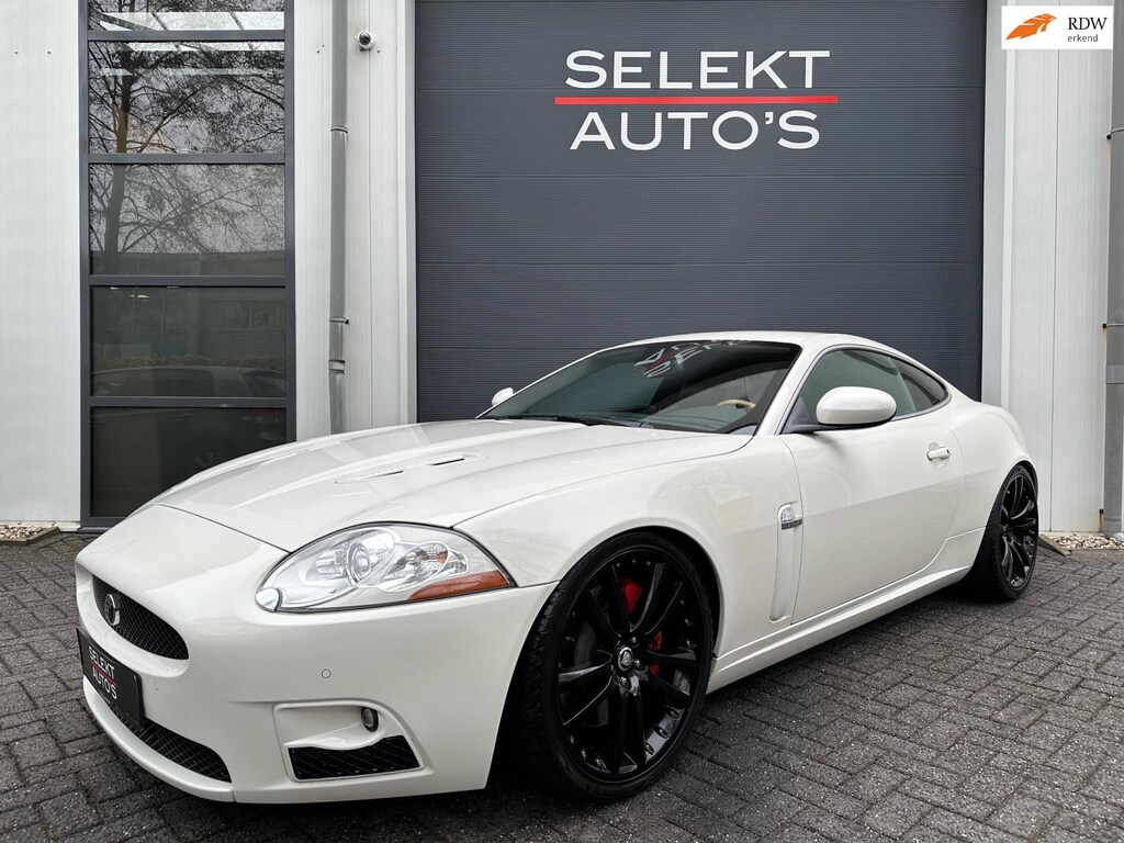 Jaguar XKR 4.2 V8 Coupé 416 Pk Supercharged Youngtimer Navi/Alpine/Bluetooth/Key Less/Climate/20 Inch/Cruise/Xenon/PDC/Apk 03-2027
