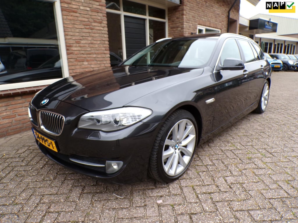 BMW 5-Serie Touring 535i High Executive Automaat / Leder / Navi / Panoramadak