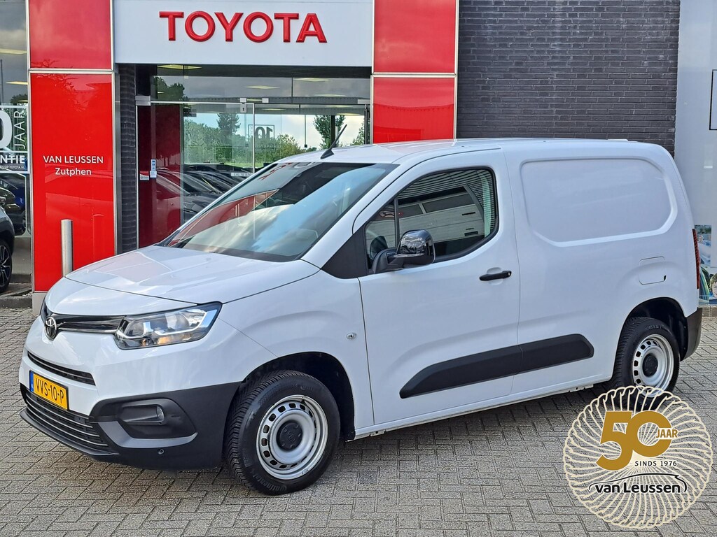 Toyota ProAce City 1.5 D-4D Live AIRCO NAVIGATIE PARKEERSENSOREN TREKHAAK