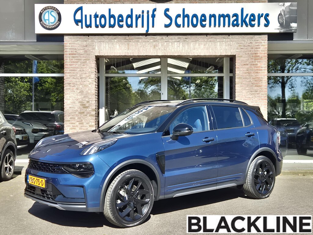 Lynk & Co 01 1.5 BLACKLINE + STUURVERWARMING! 360-CAMERA STUUR/STOELVERW. ROLHOES PANO/SCHUIF MEMORY INFINITY DAB NAVI CARPLAY ELEK.ACHTERKLEP 20"LMV