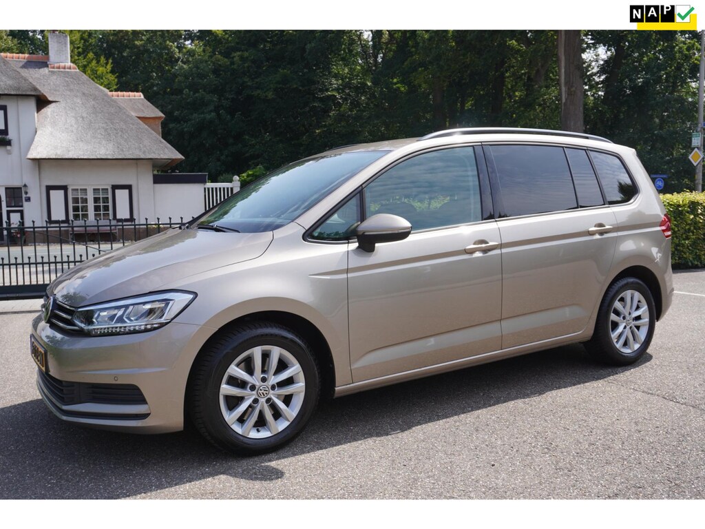 Volkswagen Touran 1.0 TSI Highline Business R 7pers Navi Pdc Lm Velgen