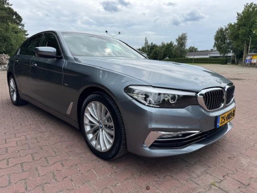 BMW 5-Serie 525D 231PK HIGH EXECUTIVE LUXURY LINE