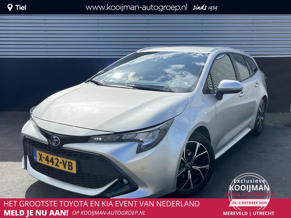 Toyota Corolla Touring Sports 1.8 Hybrid Dynamic Limited Navigatie, Stoelverwarming, Parkeersensoren, Apple CarPlay/Android Auto, achteruitrij camera, adaptieve cruise control!