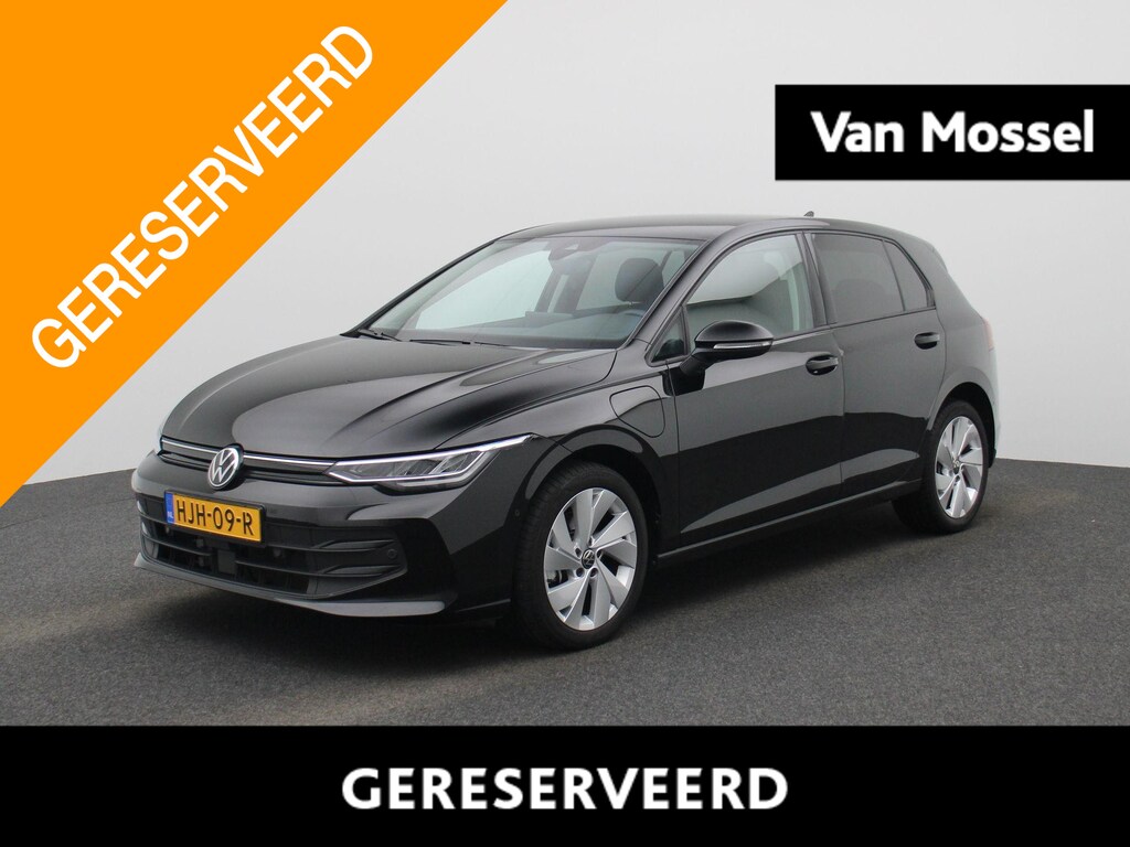 Volkswagen Golf 1.5 eHybrid Life Edition | Automaat | Navigatie | Draadloze Apple carplay | Climate control | Stuur- en Stoelverwarming | Achteruitrij Camera | Park Assist |