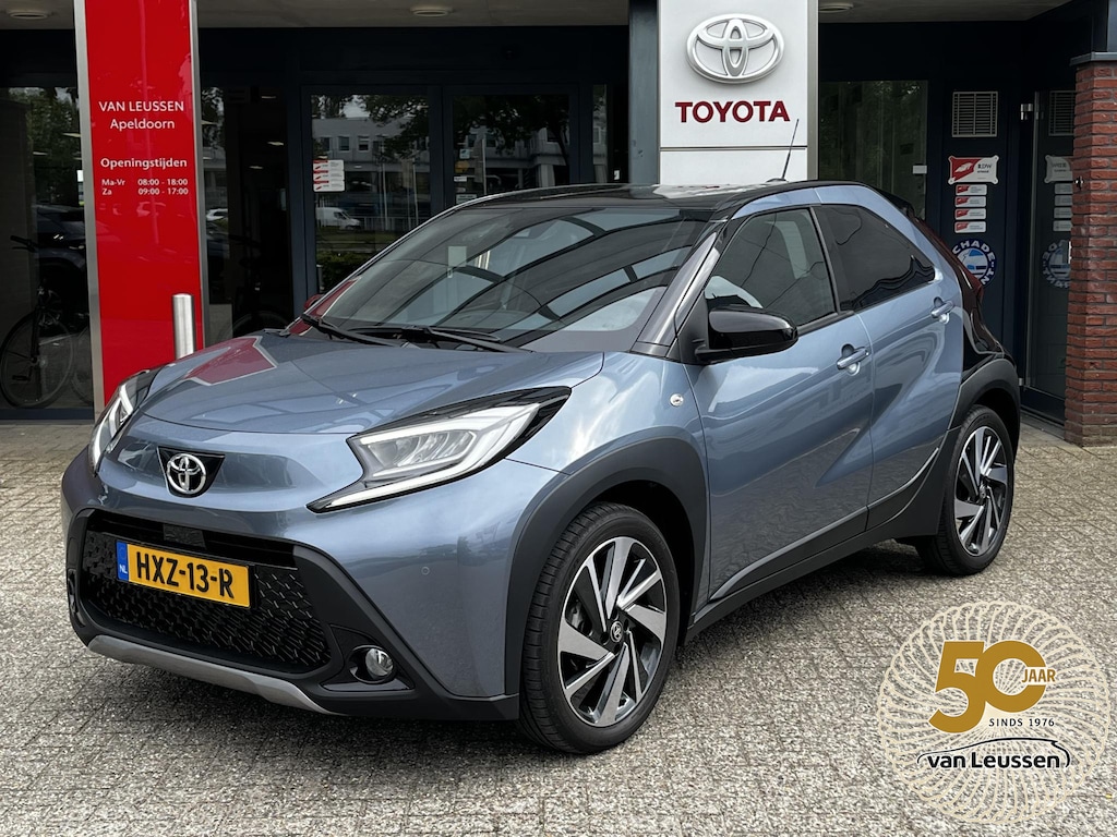 Toyota Aygo X ENVY PARK-SENSOREN CLIMA NAVI CAMERA APPLE/ANDROID 18'' LM-VELGEN AD-CRUISE NL-AUTO 1E-EIGENAAR