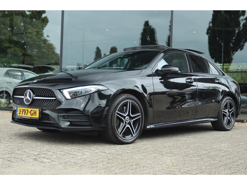 Mercedes-Benz A-klasse 250E BUSINESS SOLUTION AMG LIMITED | PANO | KEY-LESS | CARPLAY | TREKHAAK | CAMERA | MEMORY