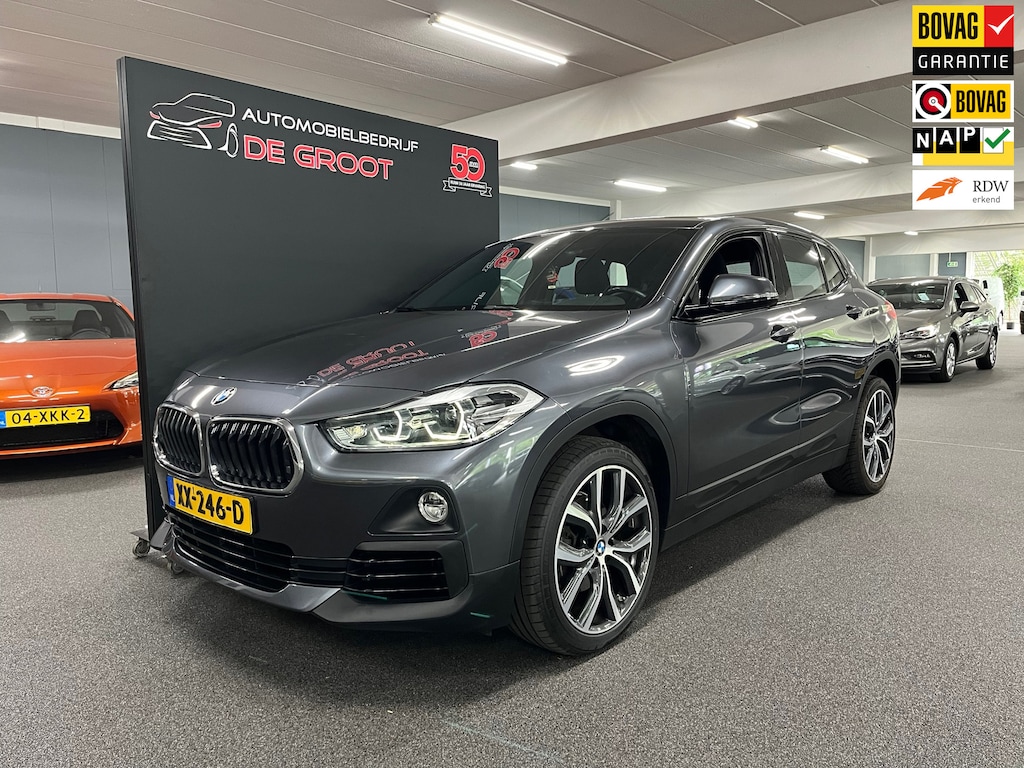 BMW X2 SDrive18i Executive / NL-auto / Navigatie