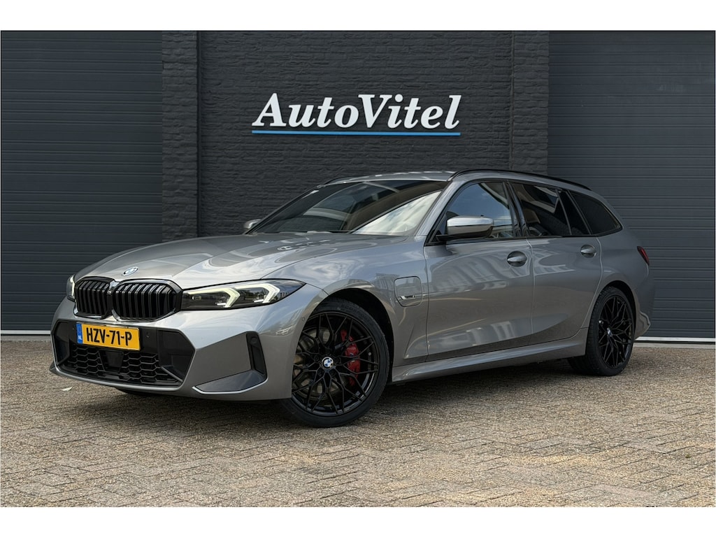 BMW 3-Serie Touring 330e M-Sport Pro | Widescreen | Memory | Camera | Laserlight | Adaptive Cruise