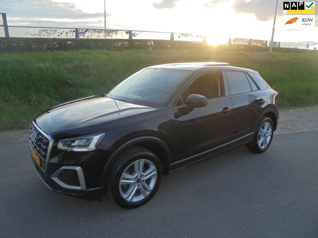 Audi Q2 Audi Q2 35 TFSI benzine airco ecc panorama dak Leder bekleding 63.000km