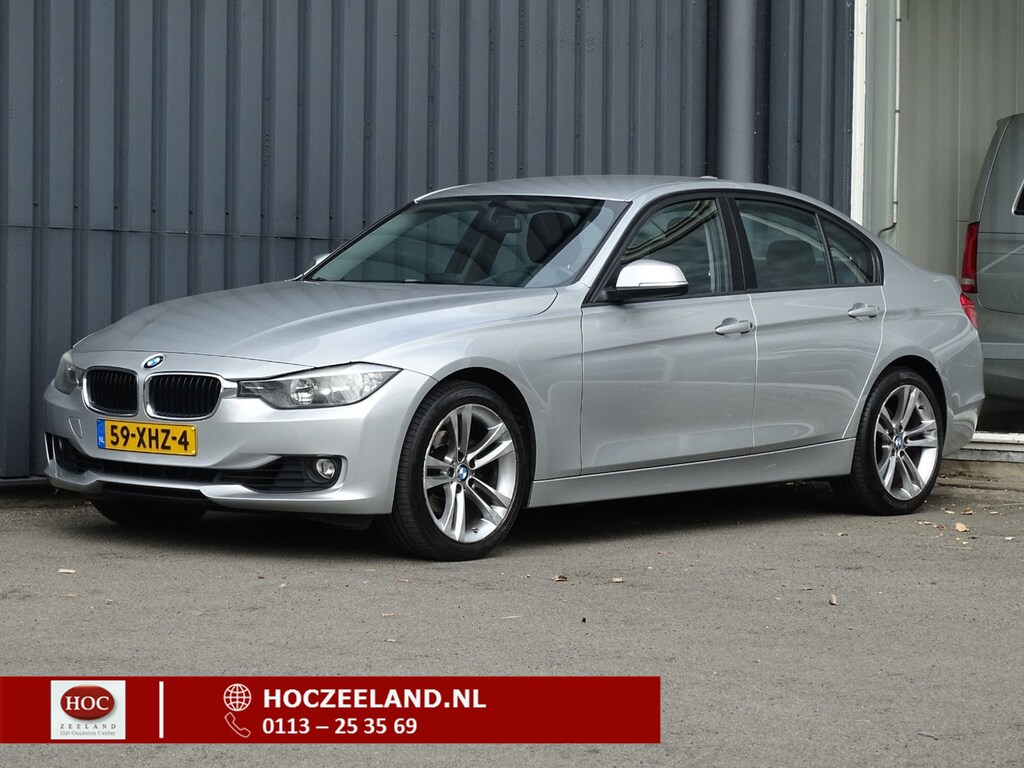 BMW 3-Serie 320i Executive Automaat | 18" | Afn. Trekhaak | Bluetooth