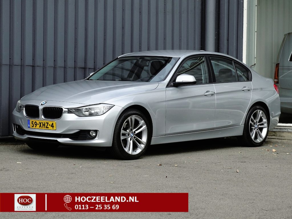 BMW 3-Serie 320i Executive Automaat | 18" | Afn. Trekhaak | Bluetooth