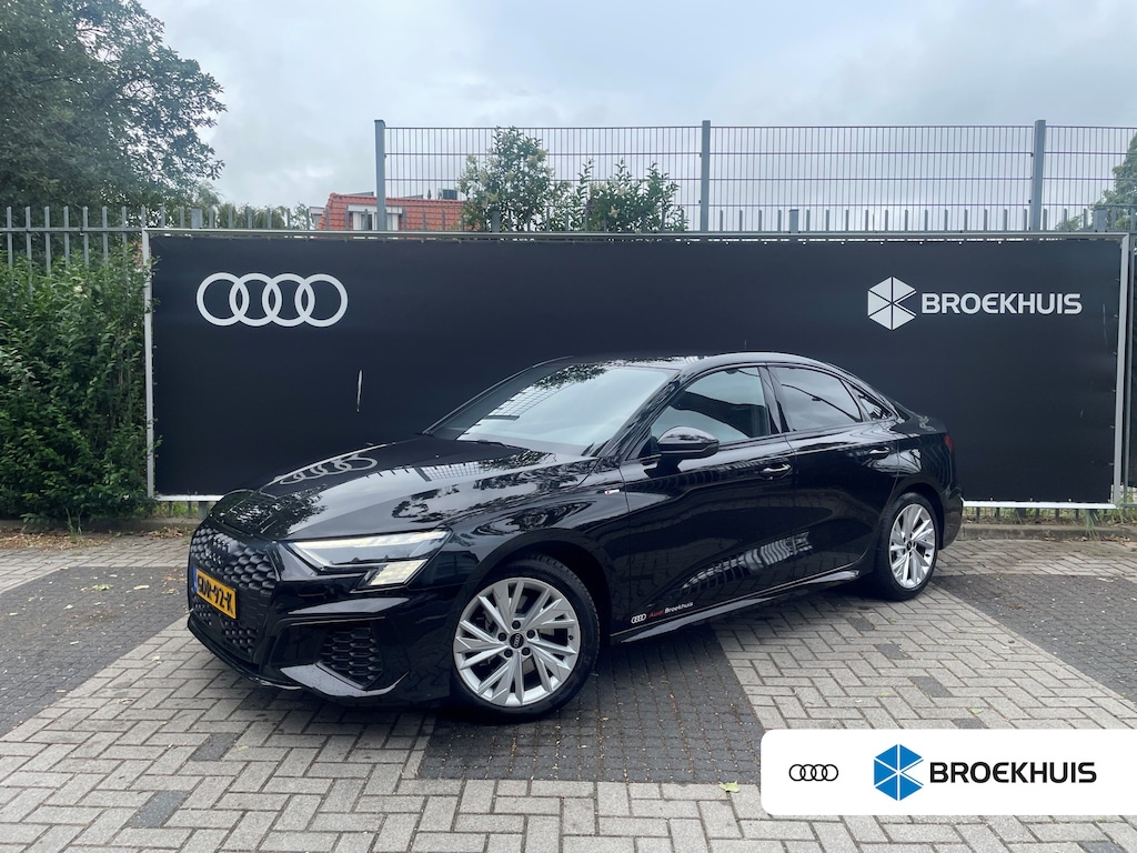 Audi A3 Limousine 35 TFSI S edition | 18 inch velgen | Camera achter | Adaptieve cruise control | Leder | Matrix-led | Bang & OLufsen | Rode stiknaden | Stoelverwarming