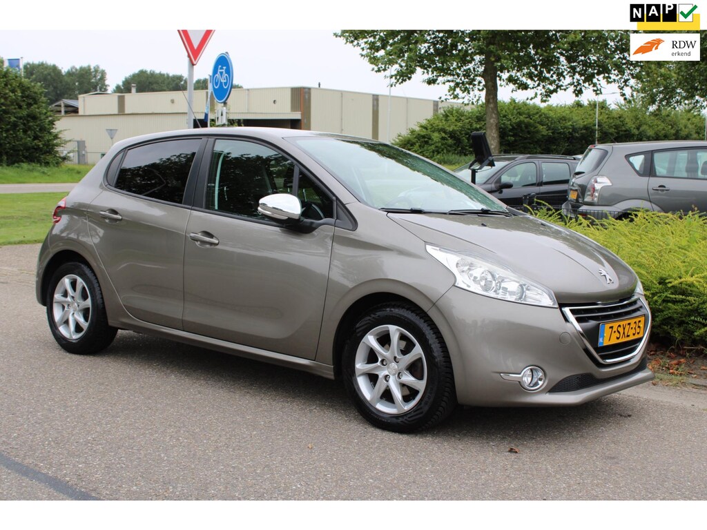 Peugeot 208 1.2 VTi 5-DEURS OXYGO-uitv|CLIMA AIRCO|ISOFIX|CRUISE CONTROL|NAVIGATIE|LED|TREKHAAK/LM-VELG|BLUETOOTH/nwe APK+OH.BEURT