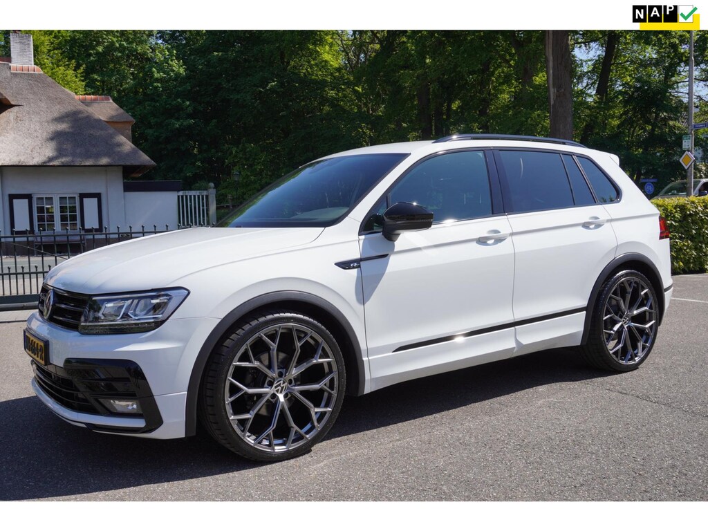 Volkswagen Tiguan 1.5 TSI ACT Highline Business R-line virtual cockpit full led 23 inch origineel Nederlandse auto