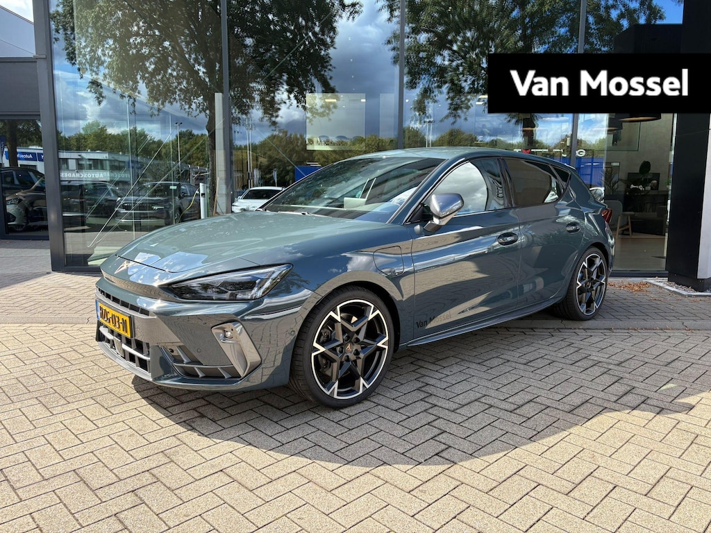 CUPRA Leon 1.5 TSI e-Hybrid VZ Performance 272PK | Navigatie | Achteruitrij Camera | Travel Assist | Sennheiser Geluidssysteem | MATRIX Led Koplampen | Elektrisch Verstelbare Bestuurdersstoel | 19'' lichtmetalen velgen