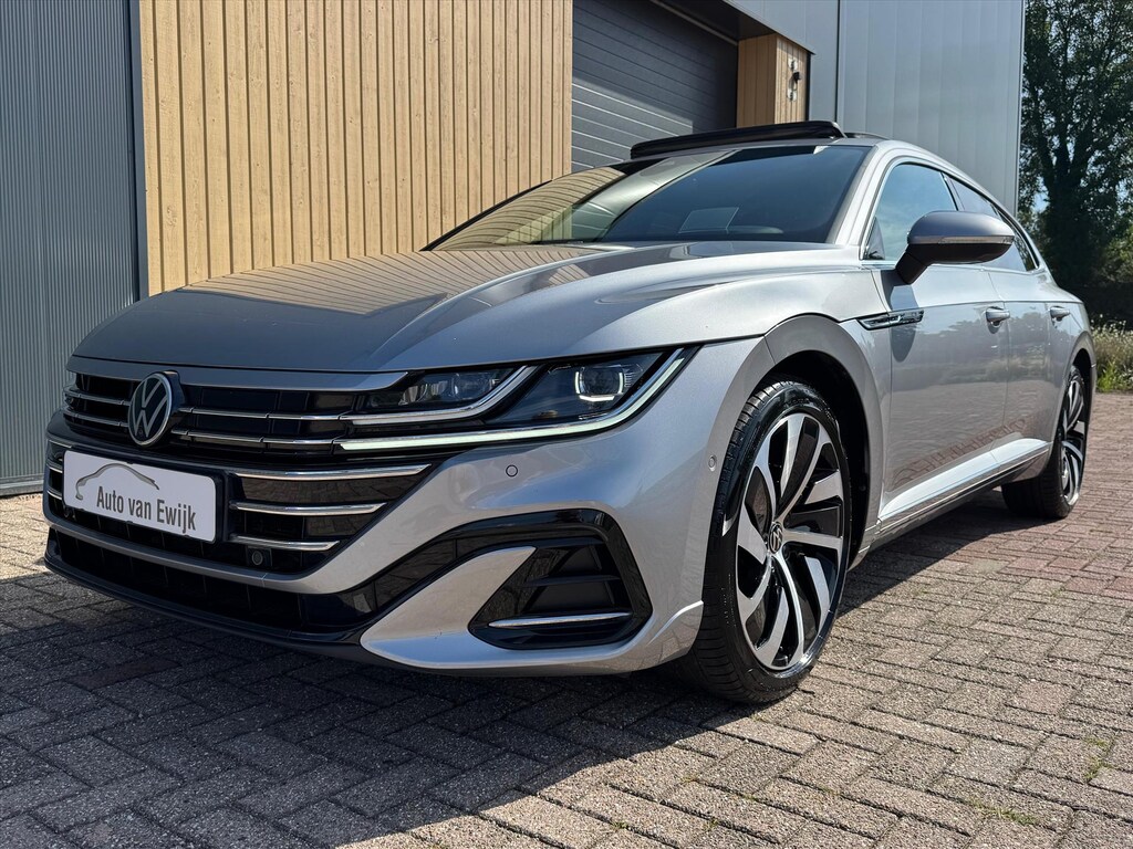 Volkswagen Arteon Shooting Brake 1.4 eHybrid 218pk 6-DSG R-Line | SOH 93% | Pano | ACC | HUD | Stoelverwarming | Camera |