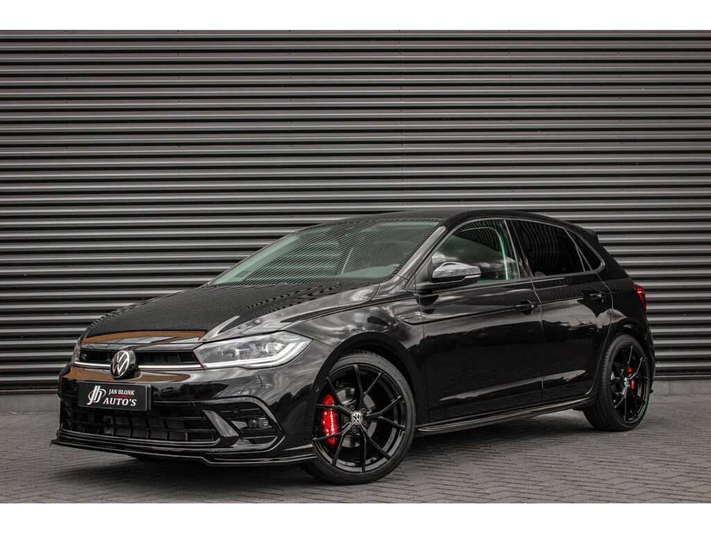 Volkswagen Polo 1.0 TSI 110PK DSG R-LINE / FULL BLACK / VERLAGINGSVEREN / APPLE CARPLAY / LED KOPLAMPEN / DIGITAL DASCH / MAXTON