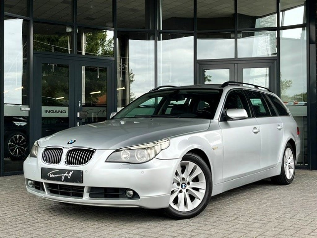 BMW 5-Serie 545I HIGH EXE. TOURING - LEDER - PANO - 8 CYL - UNIEK!