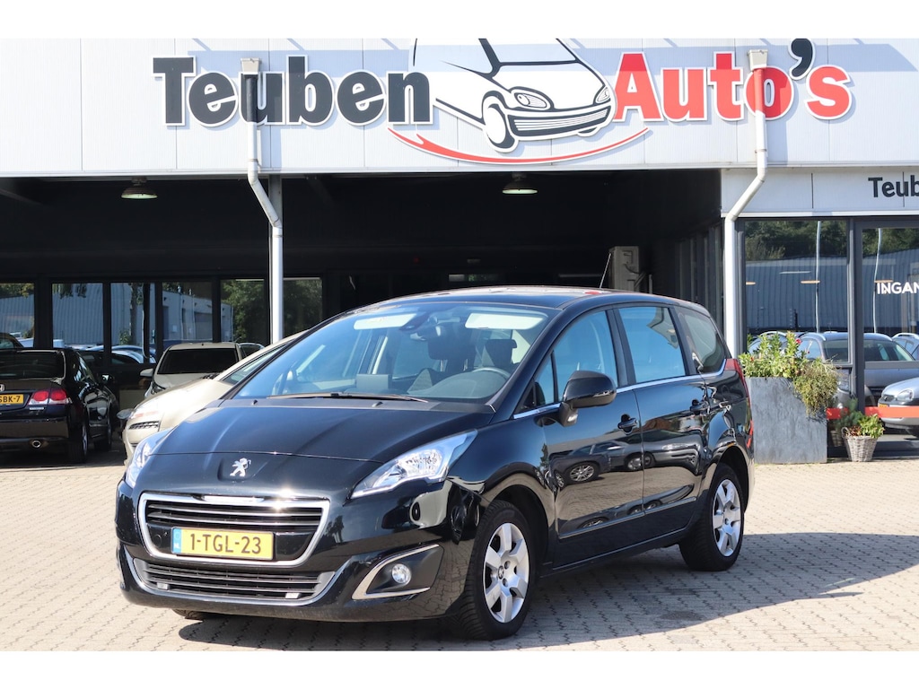 Peugeot 5008 1.6 HDi Active 5p. Navigatie, Panoramadak, Cruise control, Climate control, Camera