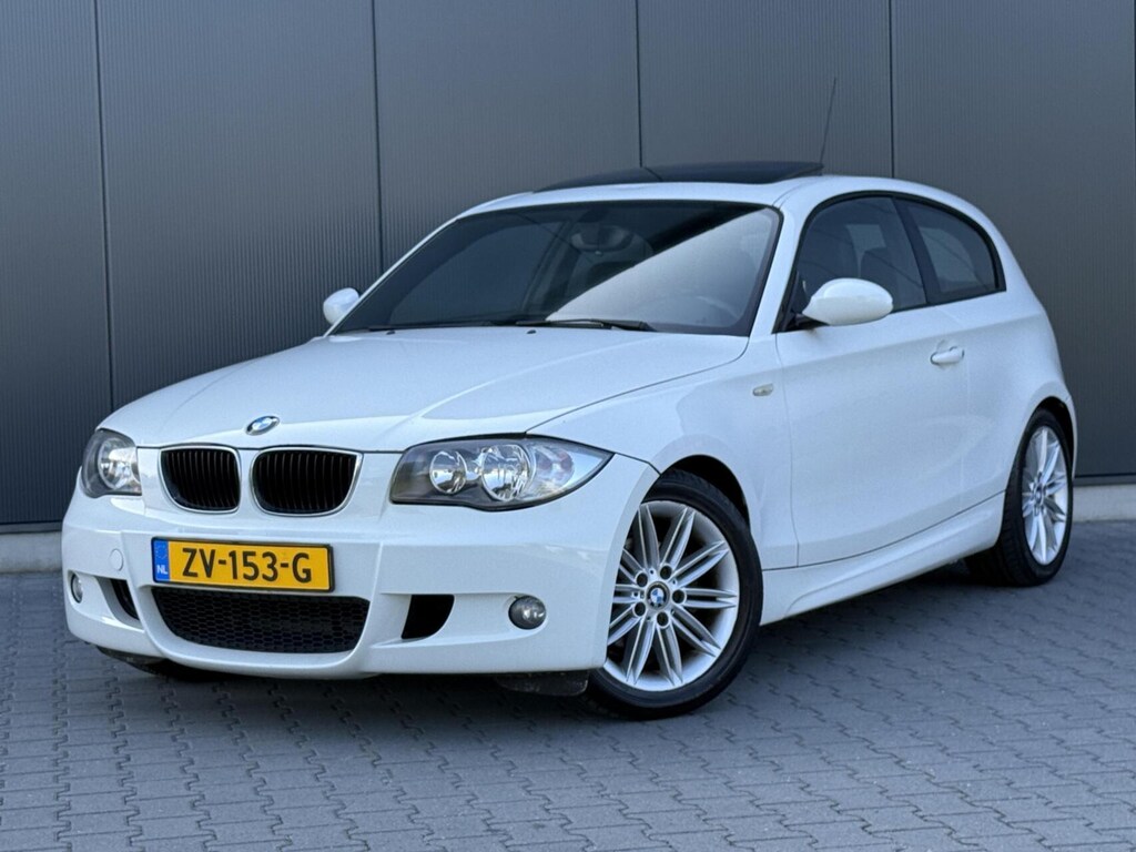 BMW 1-Serie 118I M-Pakket - Schuifdak - Leder - Elek Pakket - Zwarte Hemel