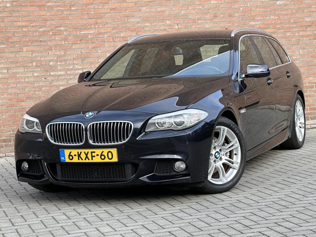 BMW 5-Serie Touring 520I M-Sport - Digitaal Dashboard - Navi - Trekhaak
