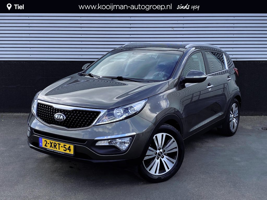 Kia Sportage 2.0 BusinessPlusLine Automaat, Panoramisch schuif-/ kanteldak, trekhaak, Volledig Dealeronderhouden, parkeersensoren, achteruitrij camera, cruise control, lage KM stand, automaat!