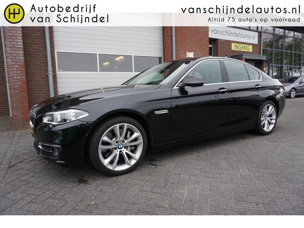 BMW 5-Serie 550XI 8 CILINDER 449PK HIGH EXECUTIVE FULL OPTIONS ORIGINEEL NEDERLANDS NIEUWPRIJS €140.558! CAMERA ELECTR.SCHUIFKANTELDAK B&O ZWARTE HEMEL 19INCH LUXE LEDER STOELKOELING+VERWARMING ADAPTIEVE CRUISE NAVI KEYLESS BI-XENON/LED ENZ...