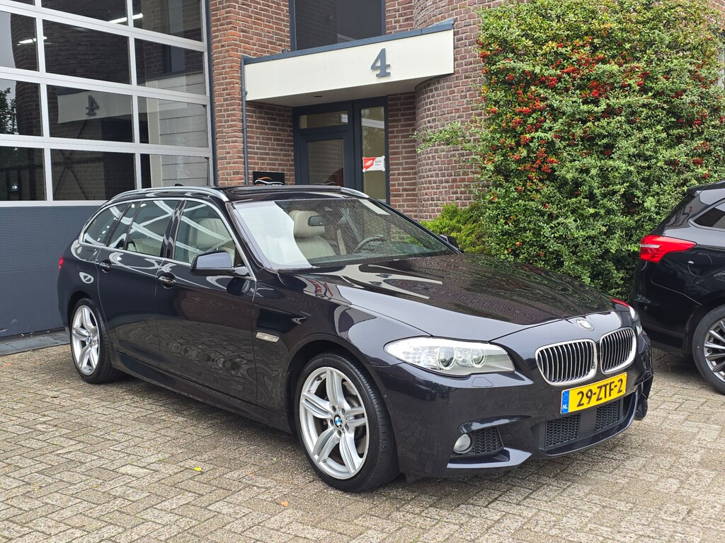 BMW 5-Serie Touring 530xd Upgrade Edition M |Pano |Leer |Nap