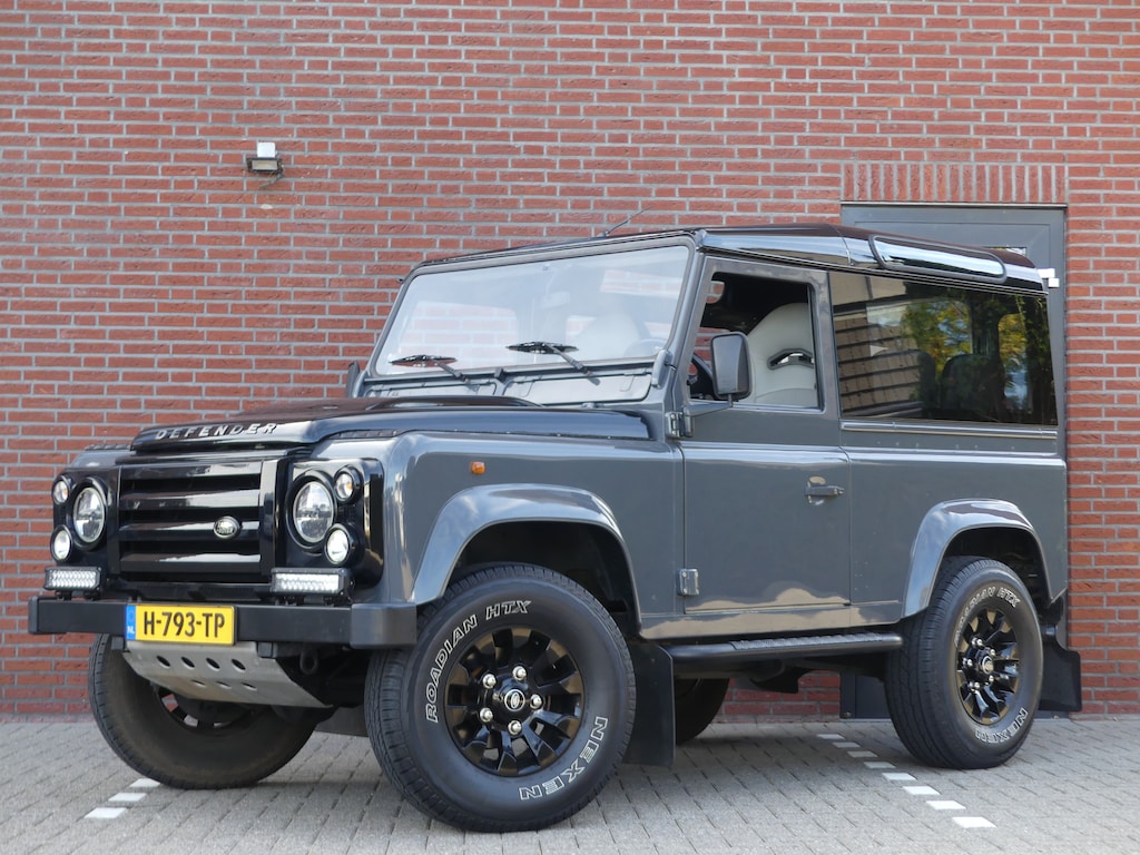 Land Rover 90 Benzine 2.0 136pk / 6 persoons