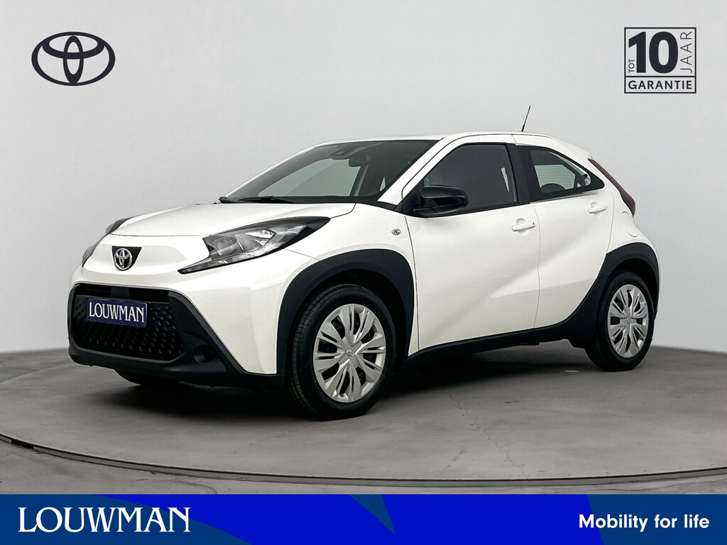 Toyota Aygo X 1.0 VVT-i MT Play *DEMO* | Apple Carplay -/ Android Auto | Parkeercamera | Cruise Control Adaptief |