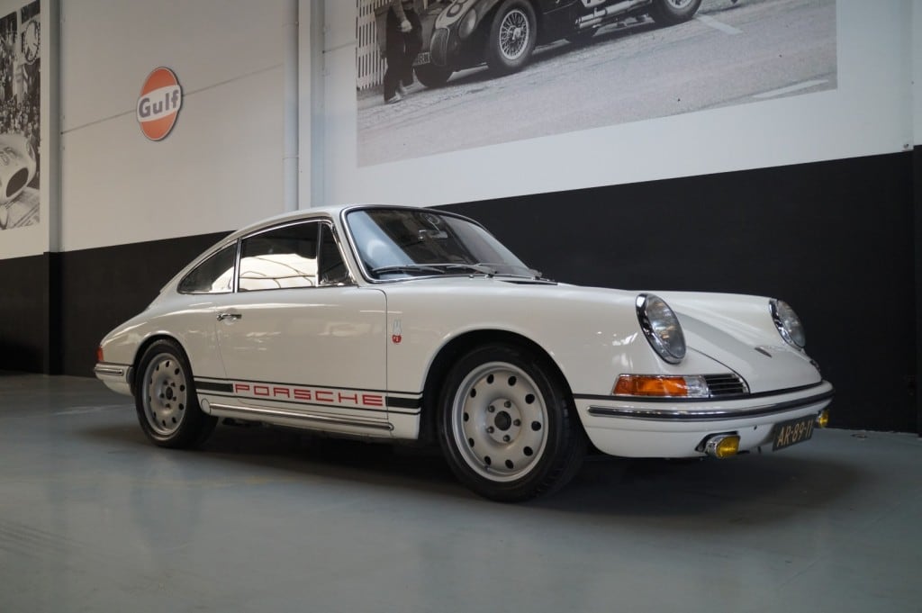 Porsche 911 Restomod Ã¢ÂÂ in the Spirit of R-Gruppe (1965)