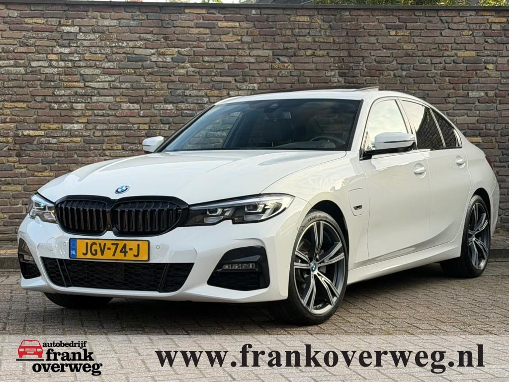 BMW 3-Serie 320E M-Sport Panodak 19 Inch Keyless