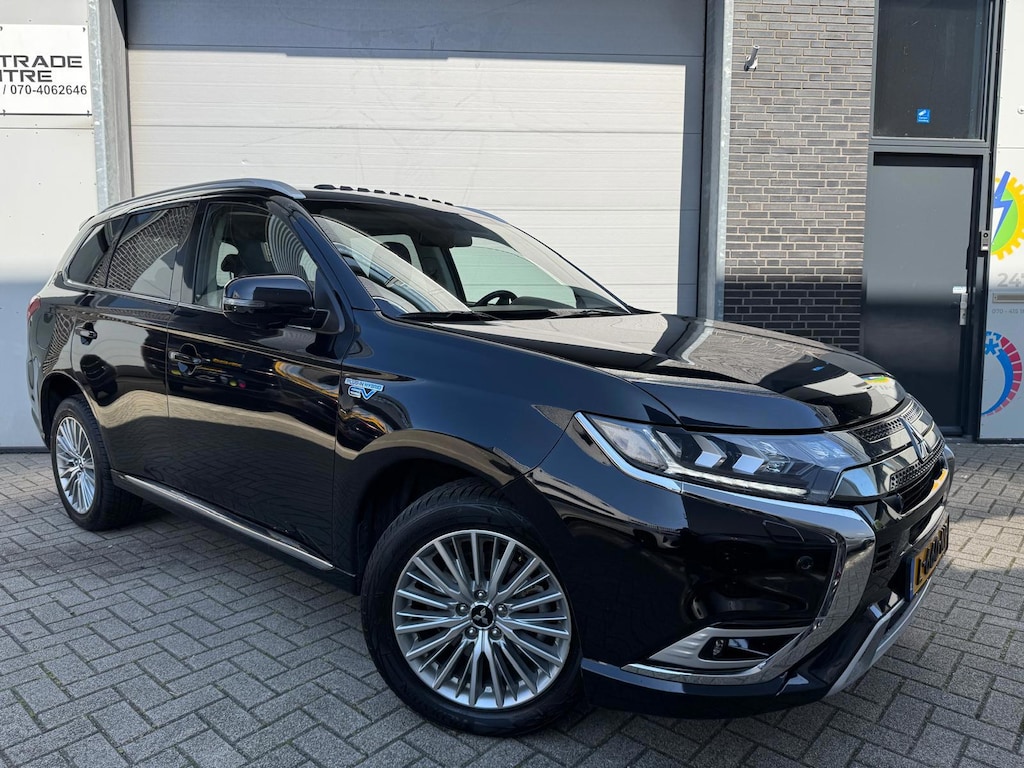 Mitsubishi Outlander 2.4 PHEV Intense+ 92,5% SoH [Open dak|Trekhaak|Stuur/Stoel VW|Carplay|Dealer OH]