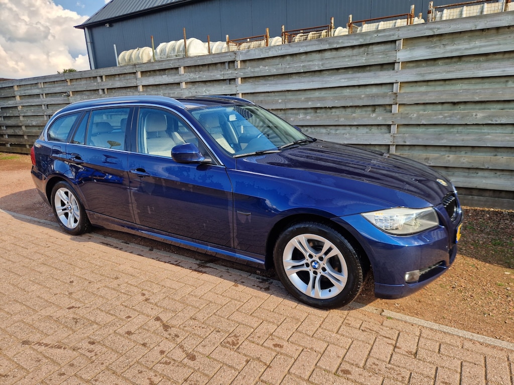 BMW 3-Serie Touring 318i Corporate Lease Luxury Line Leer, Navigatie