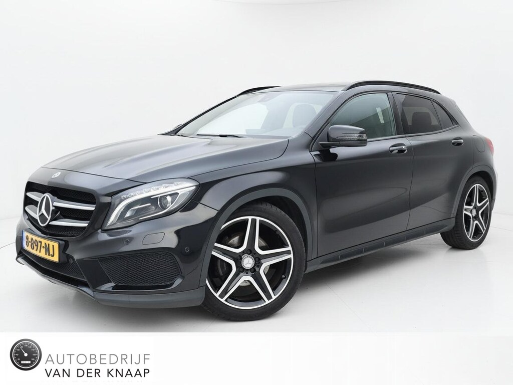 Mercedes-Benz GLA 180 AMG Night Edition Plus | Cruise | Airco | Navi/Apple carplay | Pano | Stoelverwarming | PDC |